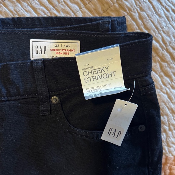 GAP Denim - GAP Women’s Black Cheeky Straight High Rise Jeans